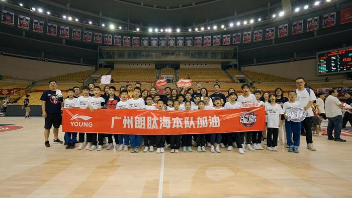 李寧最新活動(dòng),李寧最新活動(dòng)，運(yùn)動(dòng)場(chǎng)上的溫情故事