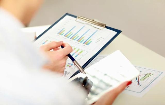 香港全年免費(fèi)資料大全正,數(shù)據(jù)科學(xué)解析說明_BNI23.324智慧共享版