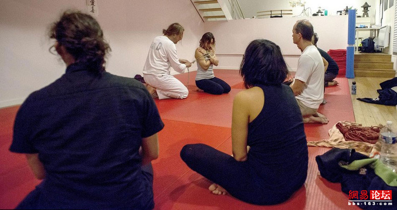 繩虐網(wǎng)網(wǎng)最新動態(tài)，變化中的學(xué)習(xí)之旅，自信與成就感的源泉