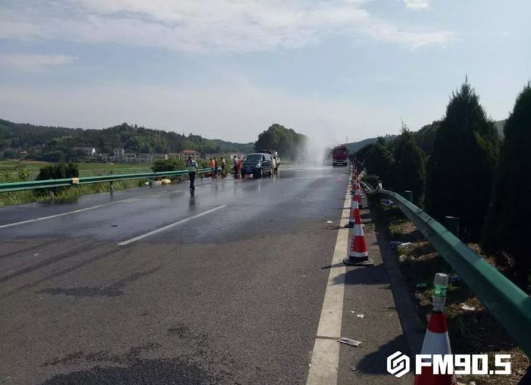 衡陽(yáng)最新車禍?zhǔn)录?bào)道??