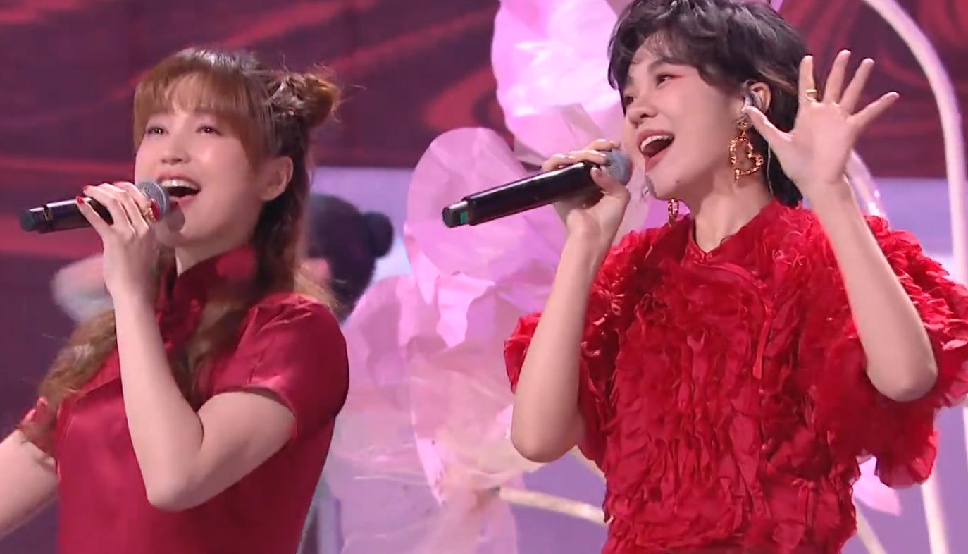 何炅最新照片，自然之旅的心靈探索，尋找平和寧?kù)o的旅程