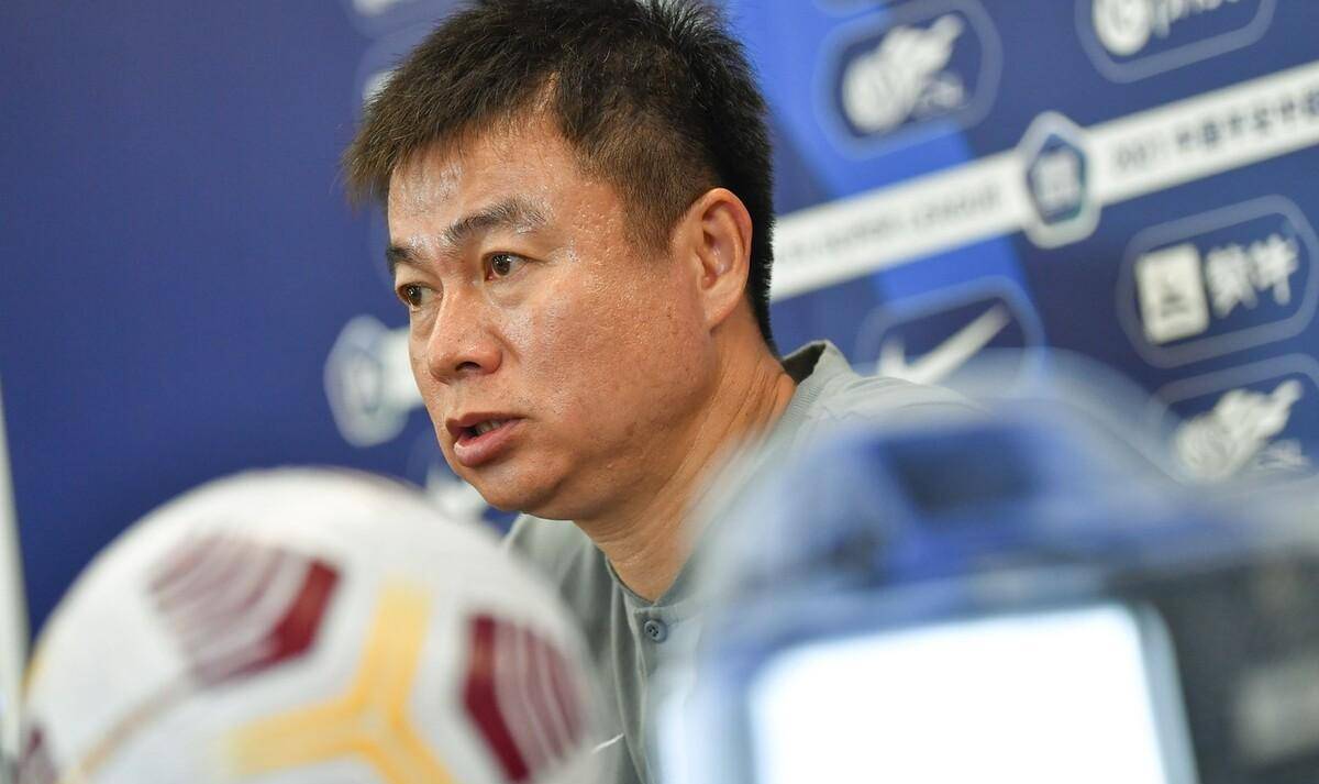 于根偉最新動態(tài)揭秘，小巷深處的獨(dú)特風(fēng)味探秘之旅