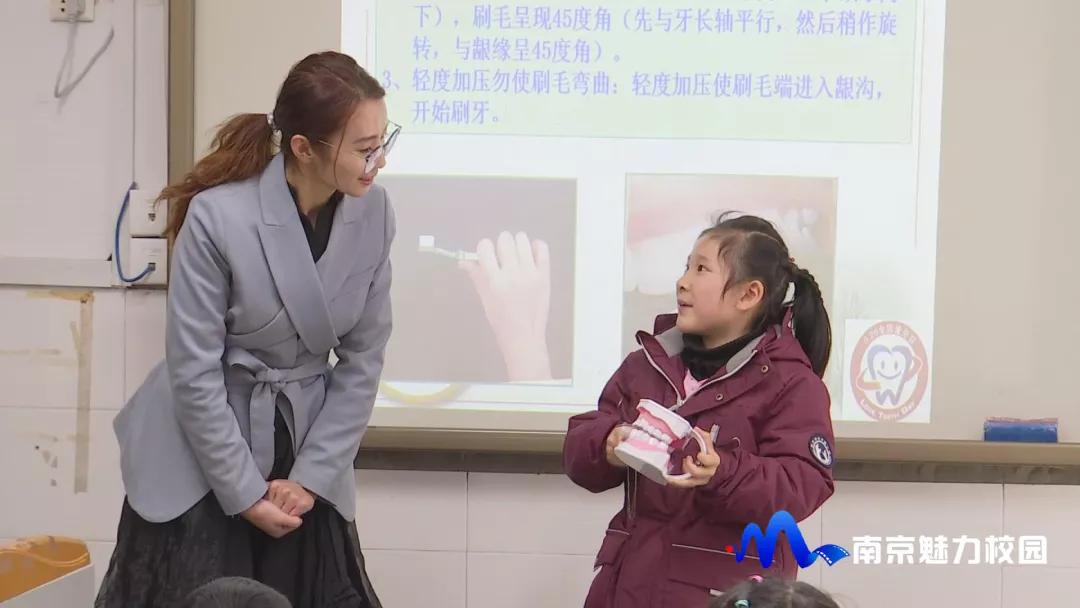 幸福一百公司最新動態(tài)，家的溫馨與友情的綻放同步展現(xiàn)