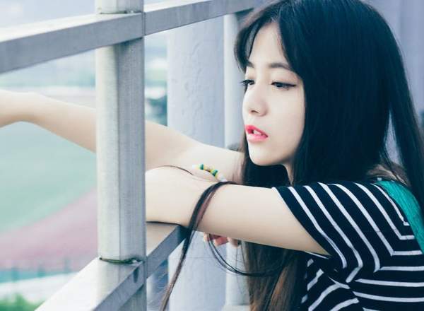 韓珺瑤段允安最新章節(jié),韓珺瑤段允安最新章節(jié)，小巷中的隱秘美味