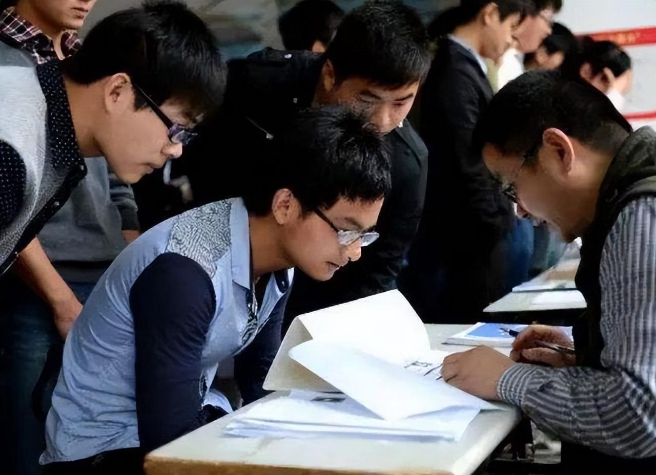 鐵路薪資改革邁入新時(shí)代，科技重塑未來(lái)，最新動(dòng)態(tài)揭示變革趨勢(shì)