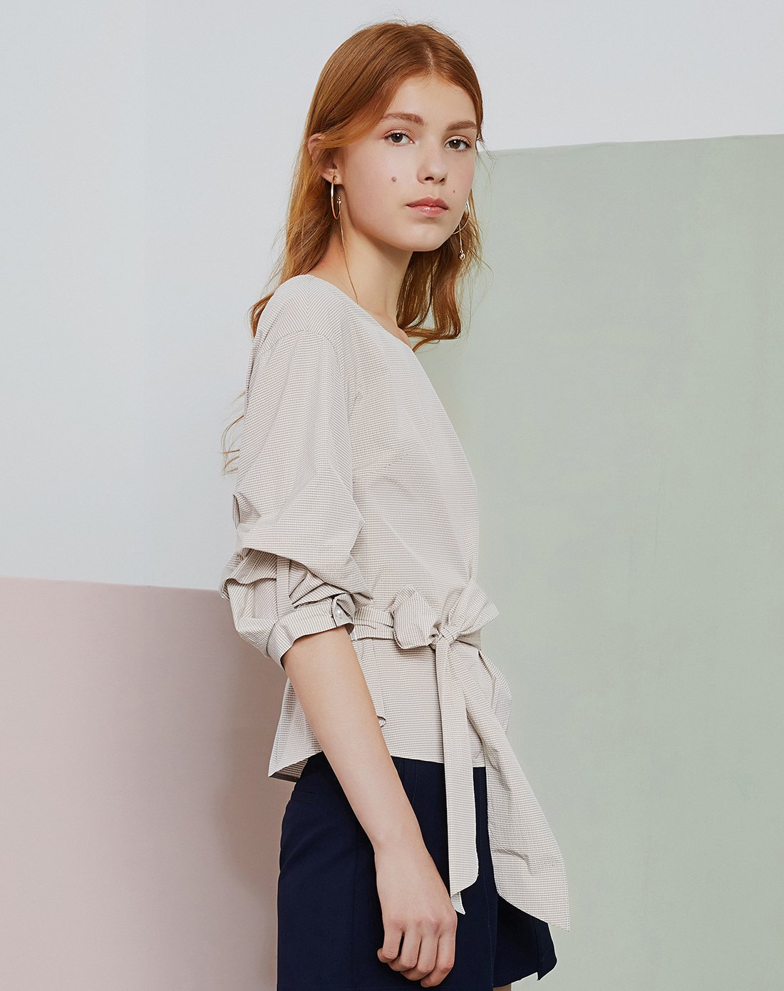 紅袖新款服飾，時(shí)尚自信之源，引領(lǐng)風(fēng)尚變化之路