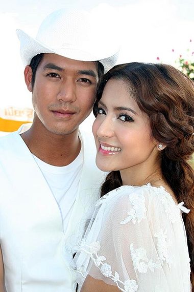 如何成為一名出色的演員并展現才華，旋轉的愛演員之路探索