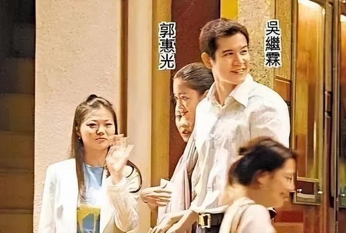 豪門寵愛，甜蜜婚姻的成長勵志之旅