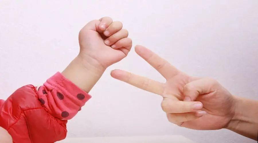 幼兒大班最新趣味手指游戲集錦，玩轉(zhuǎn)手指游戲，快樂成長！