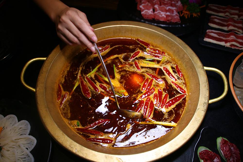 火鍋?zhàn)钚虏似?，味蕾冒險(xiǎn)之旅與自我成長(zhǎng)的啟示探索