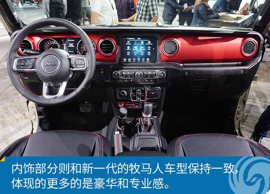 最新WWE狂野角斗士，熱血激戰(zhàn)，榮耀歸來！