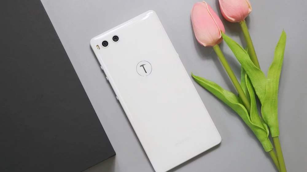 錘子最新旗艦，科技與情感的完美交融