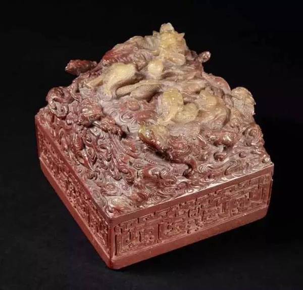 時代之光下的璀璨明珠，最新款寶雕亮相！